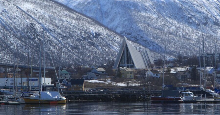 Tromsø: City Walk & Polar Museum (Private or Shared) - Guide quality may shape the experience