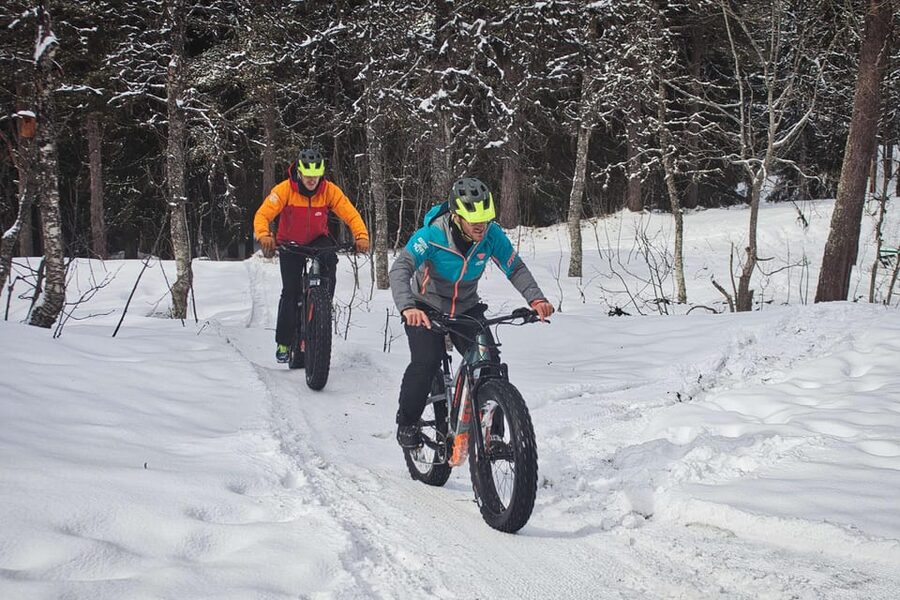 Tromsø: Electric fatbike trip on winter paths - Starting at Tromsø Outdoor in the city center