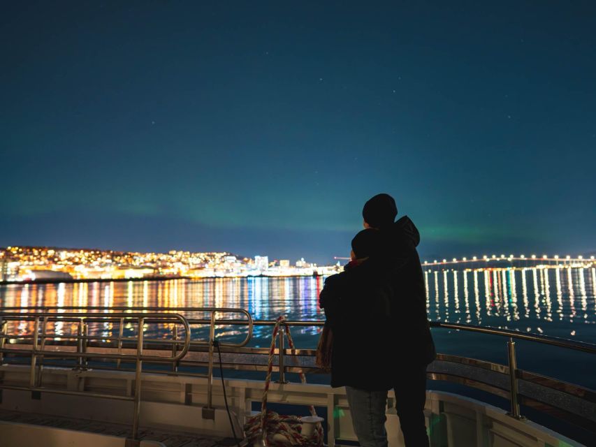 Tromsø: Electric Northern Lights Cruise - The guides explain both myth and science