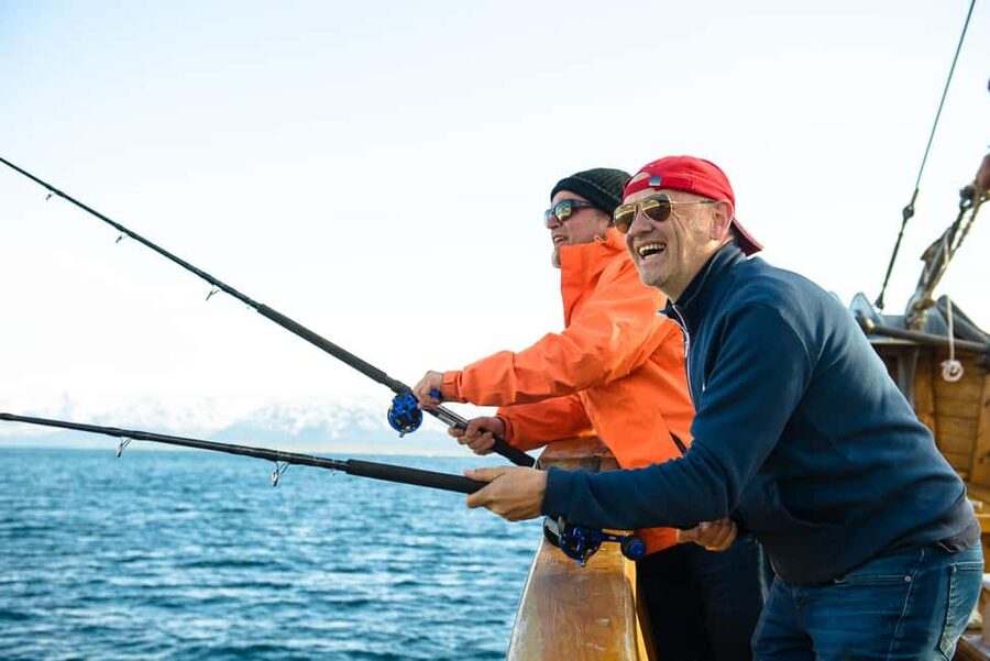 Tromsø: Fjord Fishing Cruise - What happens when you catch a fish