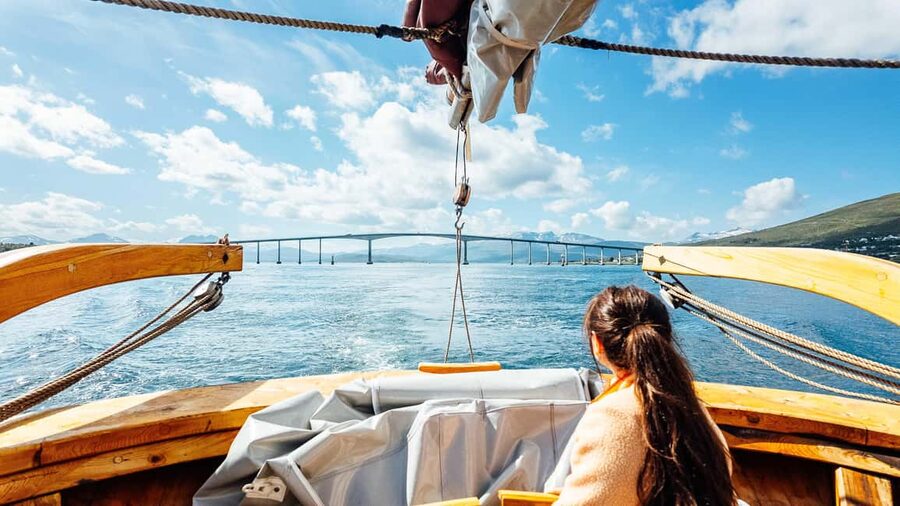 Tromsø: Fjord Fishing Cruise - Staying warm on a northern Norwegian boat