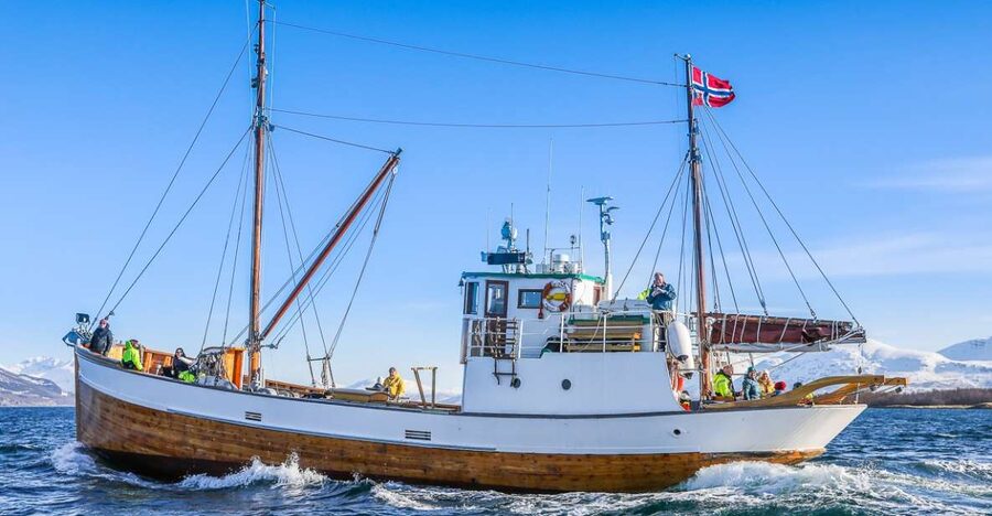 Tromsø: Fjord History Cruise with Snack and Drinks - Stories from the crew and the Hermes II past