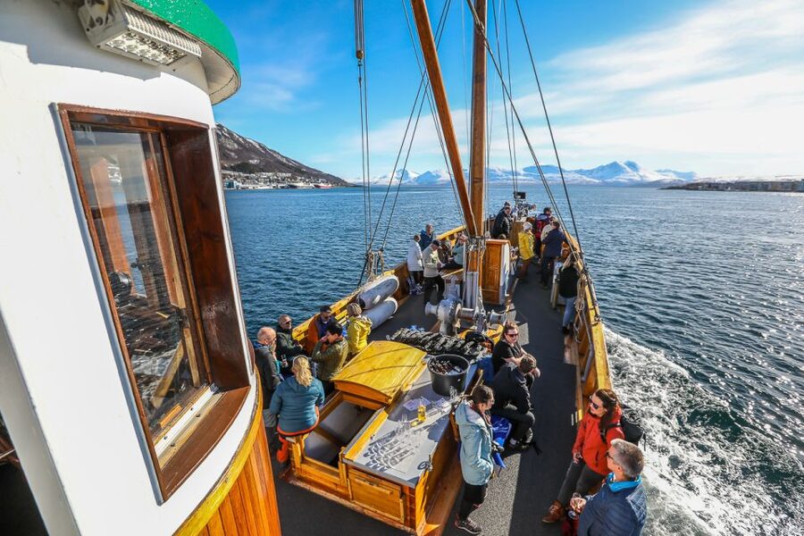 Tromsø: Fjord History Cruise with Snack and Drinks - The best time to fit this cruise into your Tromsø plans