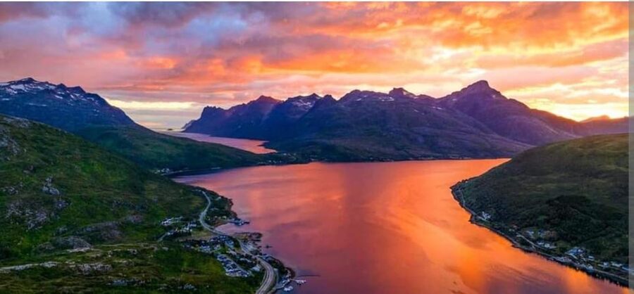 Tromsø: Fjords and Sommarøy Islands Tour with Salmon Picnic - Photographing Sommarøy without disturbing residents
