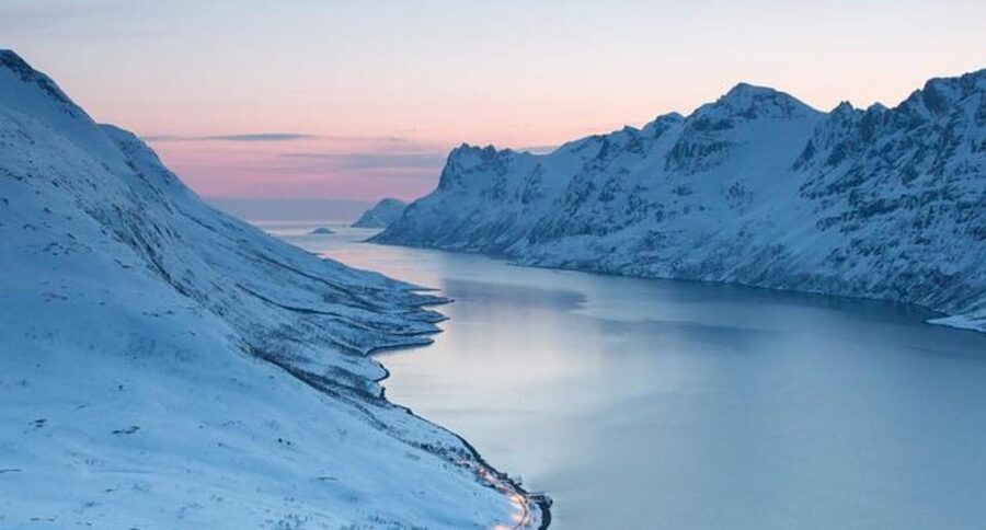 Tromsø: Fjords and Sommarøy Islands Tour with Salmon Picnic - Winter clothing matters more than your camera