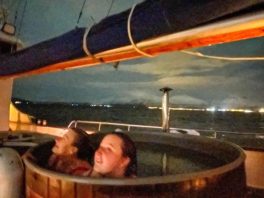Tromso: Luxury Northern Lights Cruise with Hot Tub & Dinner - Should you book the Stella Oceana aurora cruise?