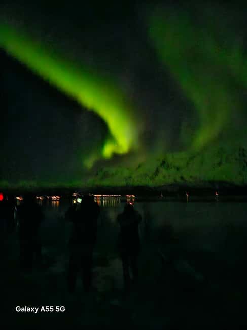 Tromsø:Northern light tour with mini bus i Tromsø - Thermal suits, layers, and staying comfortable