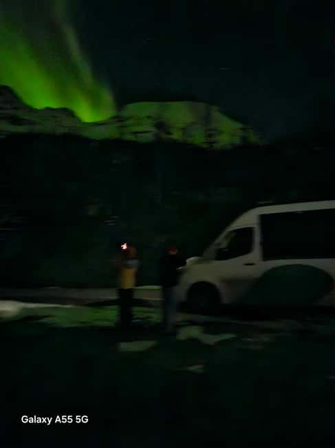 Tromsø:Northern light tour with mini bus i Tromsø - Who should book this experience?