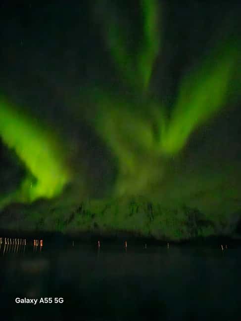 Tromsø:Northern light tour with mini bus i Tromsø - Cancellation and access details