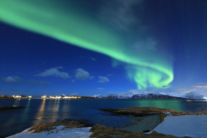 Tromsø, Northern Lights and Wilderness Evening Catamaran Cruise - A short cruise into Tromsø’s Polar Night