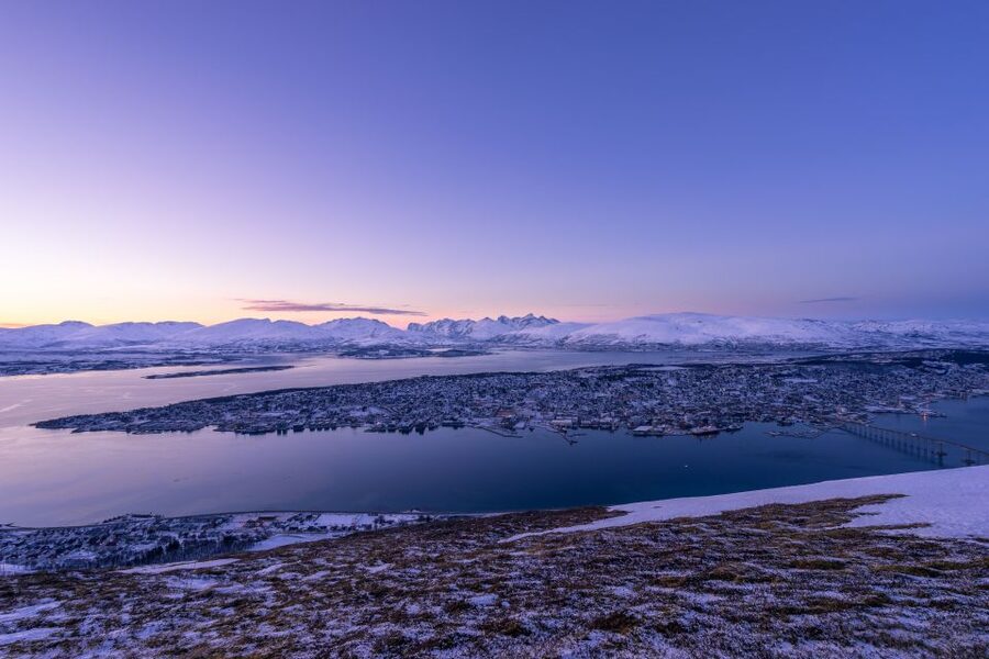 Tromso: Northern Lights Cable Car Excursion - Tromsdalstinden and the view beyond the Aurora
