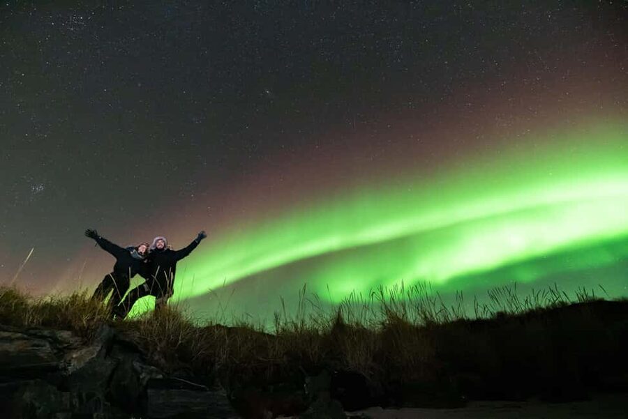 Tromsø: Northern Lights Chase by a comfortable bus - Four hours of driving through the Arctic night