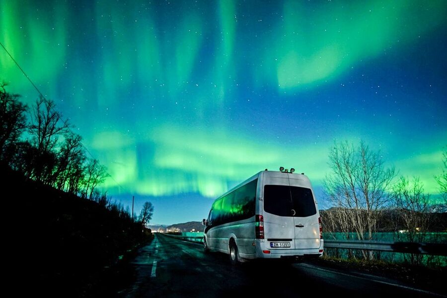 Tromsø: Northern Lights Chase Minibus Tour - What the seven-hour evening feels like