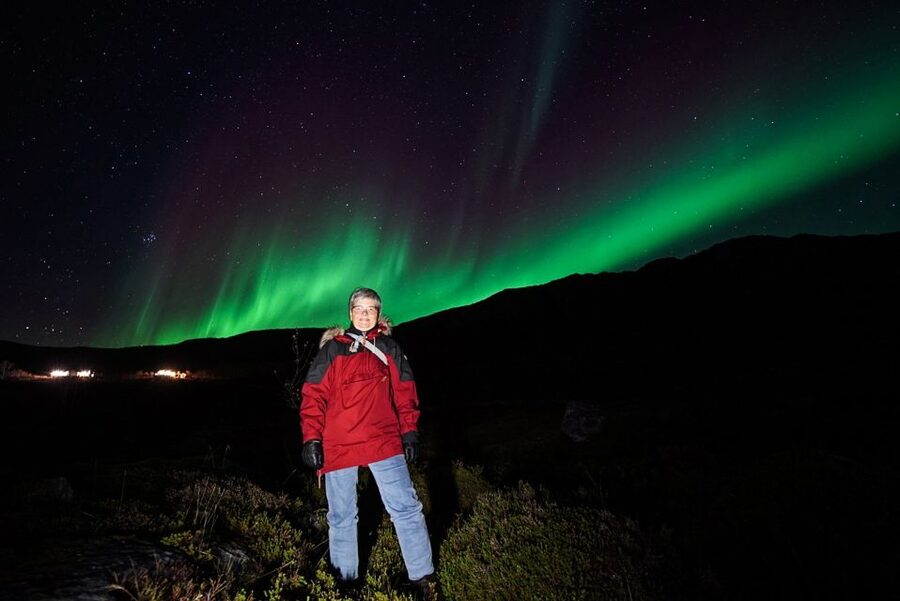 Tromsø: Northern Lights Chase Minibus Tour - Guides who make the difference