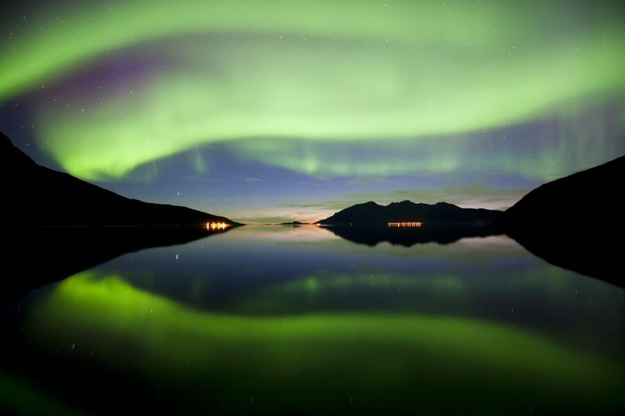Tromsø: Northern Lights Cruise with 2nd Chance Guarantee - What the guides add to the experience