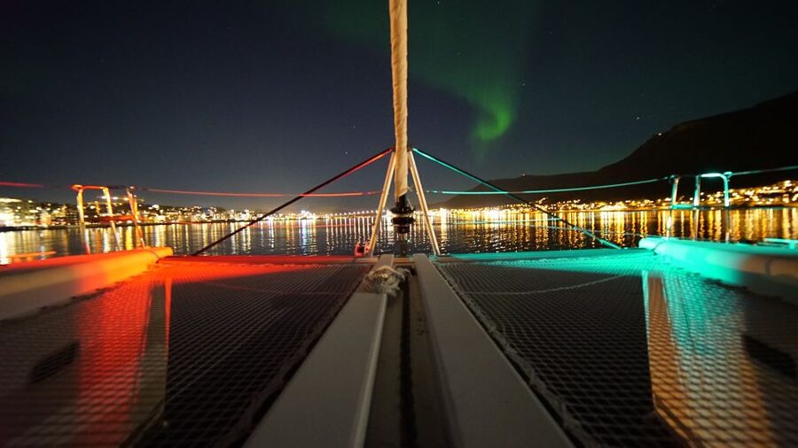 Tromsø: Northern Lights Luxury Catamaran Cruise - Three hours on the Norwegian waters
