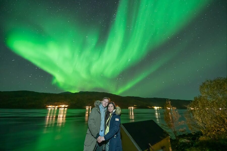 Tromsø: Northern Lights Tour w/Photo, Suits and Local Guide - Warm suits, hot drinks, and outdoor comfort