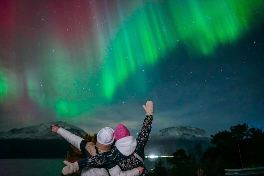 Tromsø: Northern Lights Tour with Guaranteed Sightings - Photography is a real part of the package