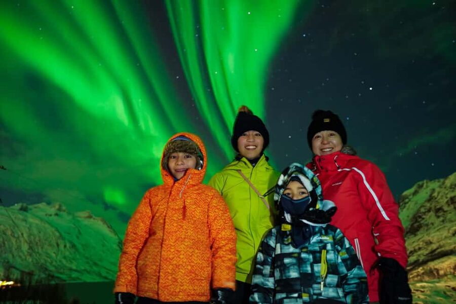 Tromsø: Northern Lights Tour with Guaranteed Sightings - What the eight-hour night looks like