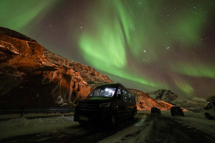 Tromsø: Northern Lights tour with local experts - Chasing clear skies across Tromsø and beyond