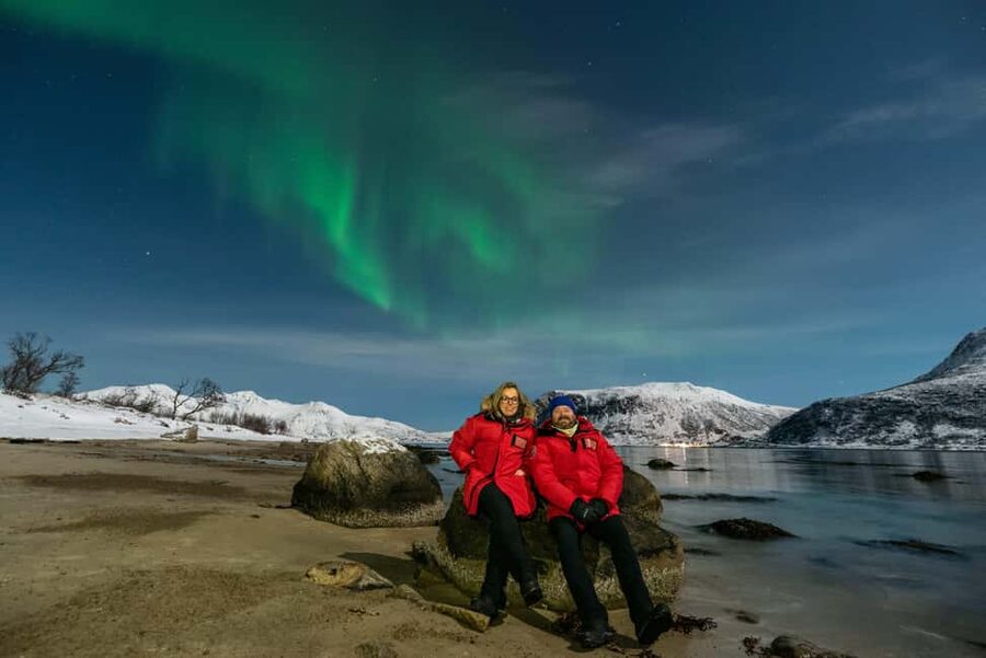 Tromsø: Northern Lights Tour with Professional Photographer - Hot drinks, cookies, and possibly soup