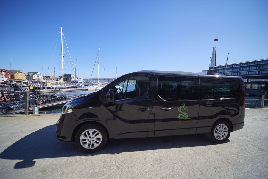 Tromsø: Private 6-Hour Aurora Chase by Minivan - Why the private minivan matters