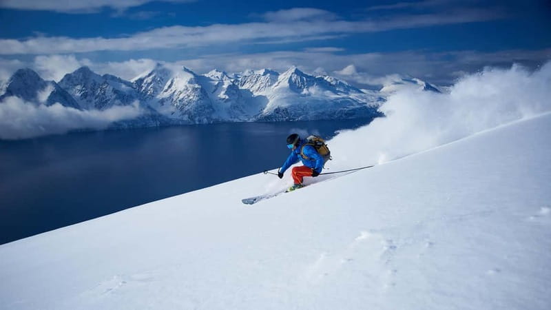 Tromsø: Ski touring (ski de randonnee) - Meeting at Aurora Fokus Cinema