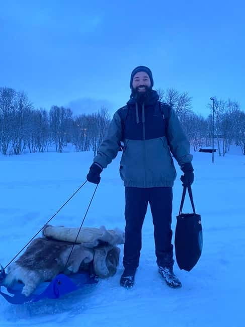 Tromsø: Snow Sledding, Mini Skiing, Lasso and Reindeer Hides - What is included, and what you still need