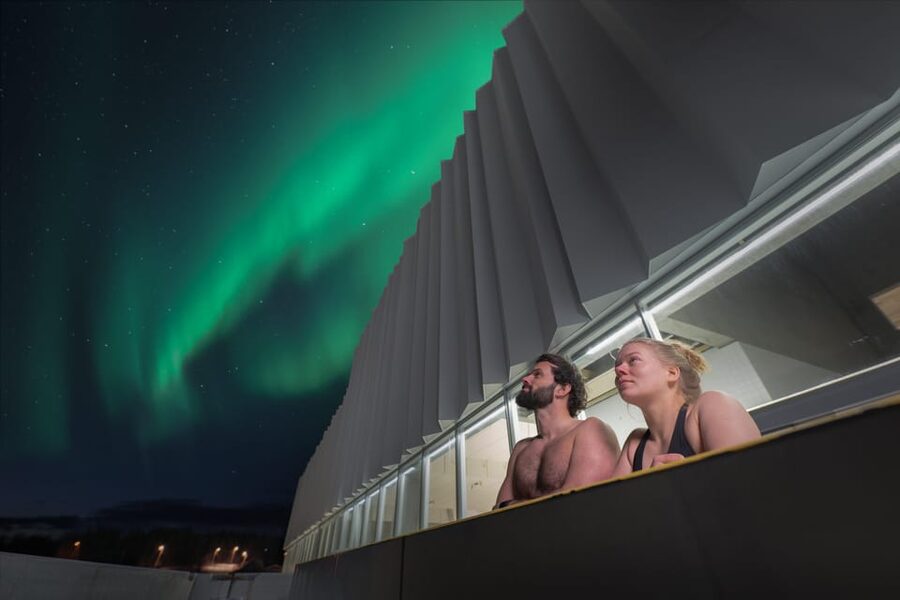 Tromsø: Spa/Pool with Bath, Sauna and Outdoor Heated Pool - Key points at a glance