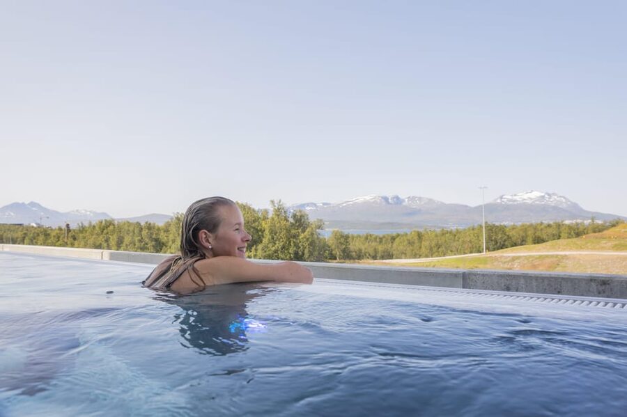 Tromsø: Spa/Pool with Bath, Sauna and Outdoor Heated Pool - Start with the large indoor pool