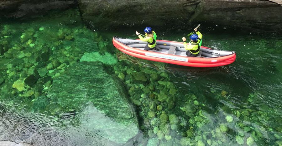 Voss: Raundal River Guided Canoe Tour - Paddling the clear Raundal River near Voss