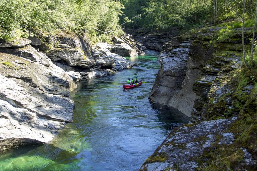 Voss: Raundal River Guided Canoe Tour - Dry-land instruction before the first rapid