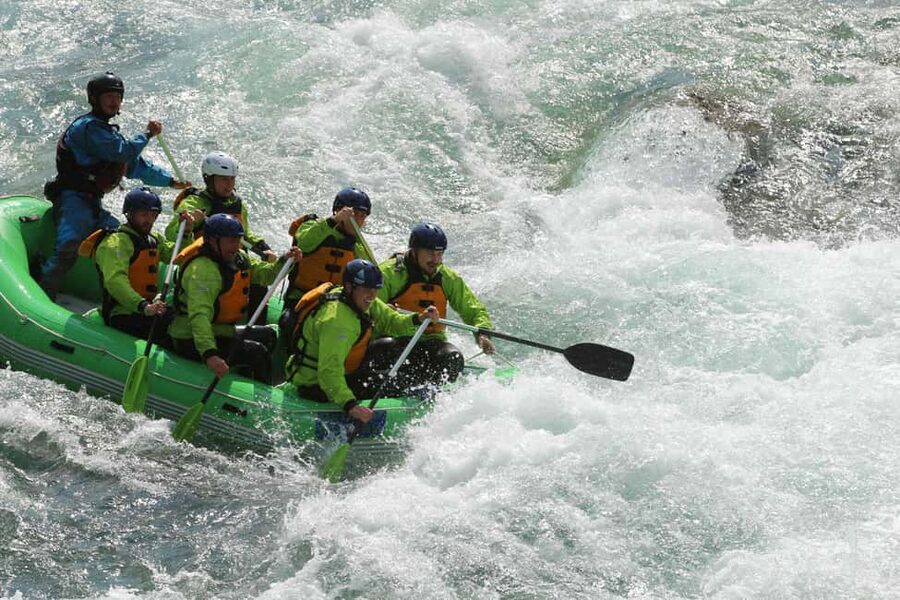 Voss: Thrilling Whitewater Rafting Guided Trip - Getting through the Grade III Play Section