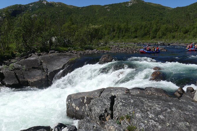 Wild Viking Rafting on Numedalslågen River - level 3 - Why the Numedalslågen makes this a serious rafting trip