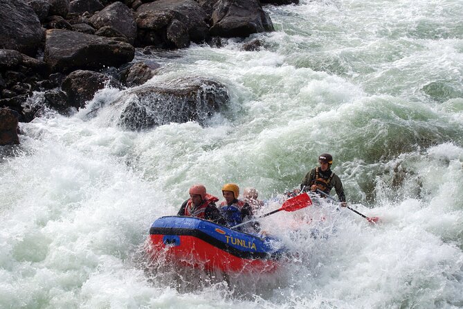Wild Viking Rafting on Numedalslågen River - level 3 - Paddling the Level 3 route